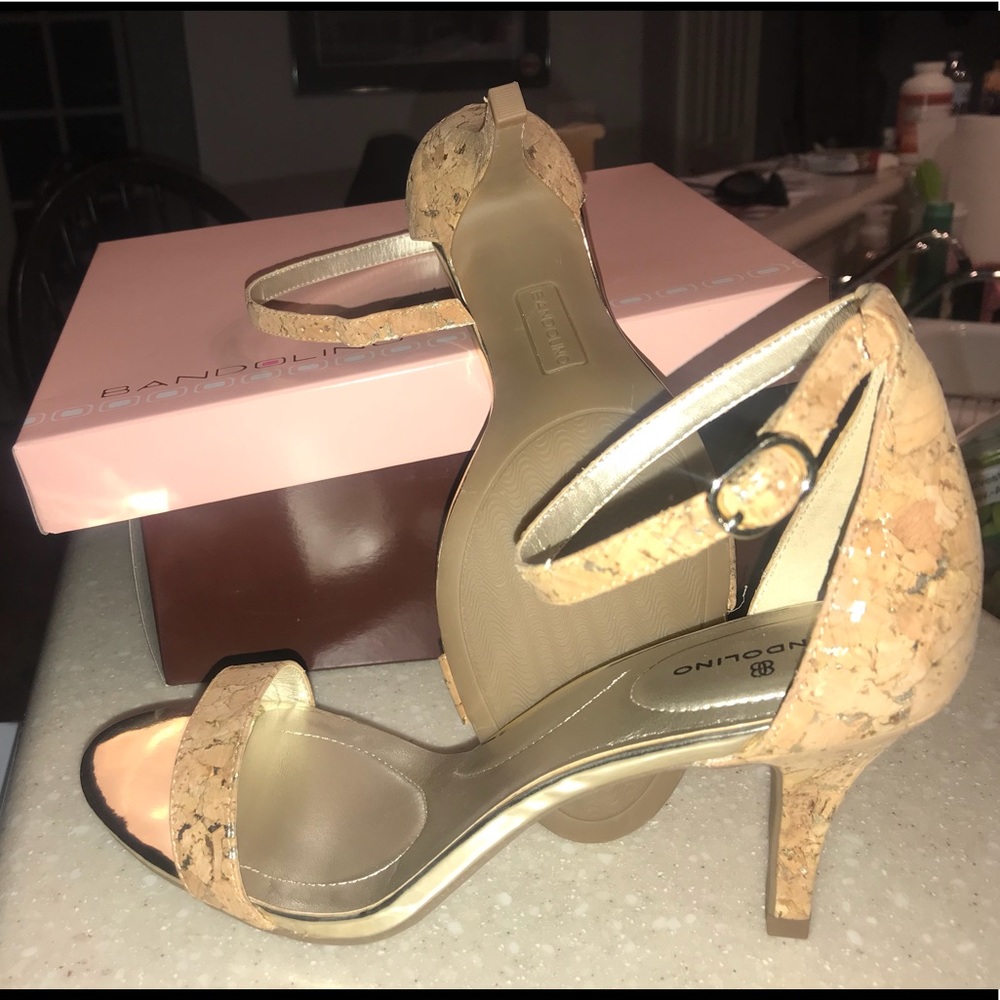 8.5 Bandolino cork and gold heels - NEW
